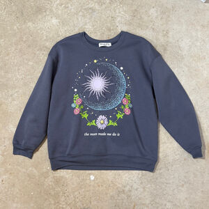 The Moon Made Me Do It Sweatshirt Women’s XL Purple Floral Celestial Sun